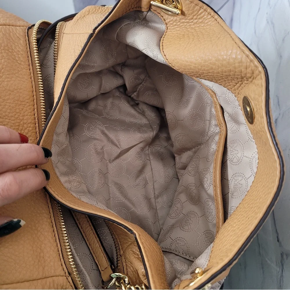Michael Kors Tan Shoulder Bag - Picture 8 of 16